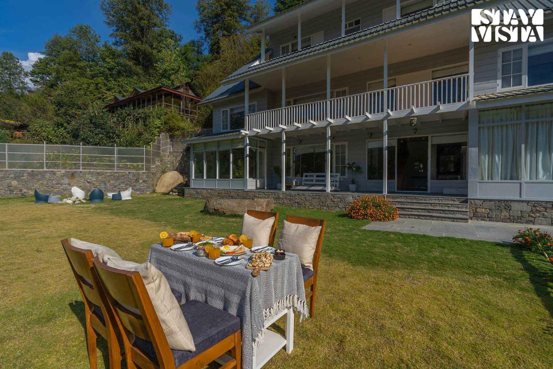Stayvista At Riverside Symphony Manāli Exteriör bild